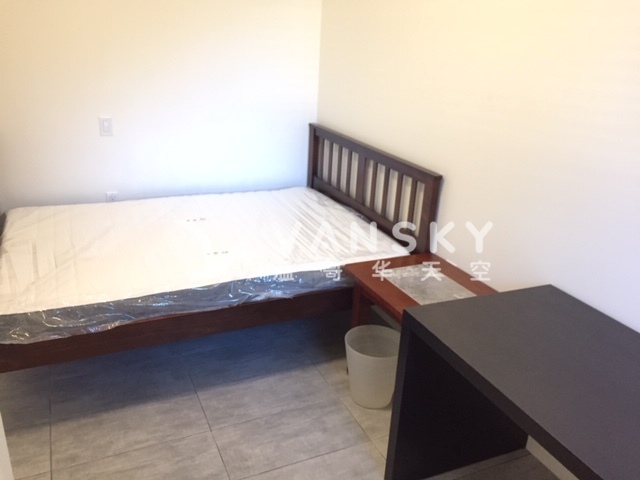 230215004004_Room 2.JPG